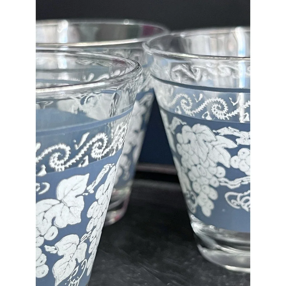 SET OF 3 WEDGEWOOD HAZEL ATLAS 2OZ ‎ GRAPES BLUE AND WHITE SHOT GLASSES (114)